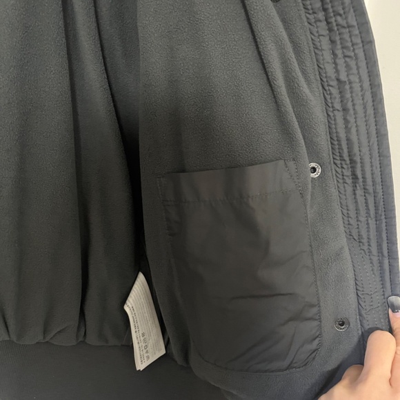 Hollister Ultimate Bomber Puffer Jacket | Size XS - Picture 4 of 4